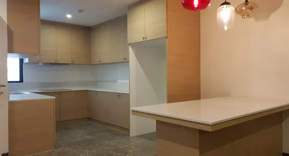 ให้เช่า 2 ห้องนอน คอนโด ใน คลองเตย, กรุงเทพฯ