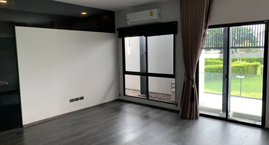Casa en venta de 3 habitaciones en Bang Phli, Samut Prakan