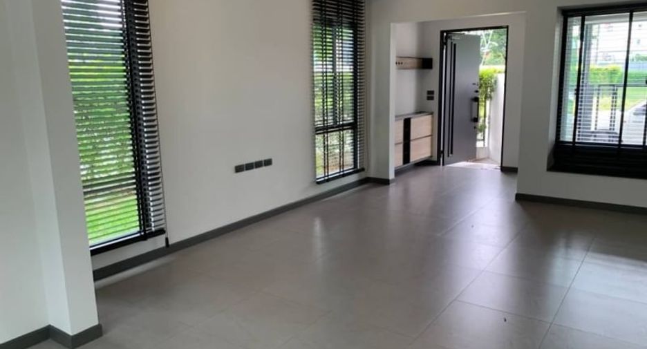 Casa en venta de 3 habitaciones en Bang Phli, Samut Prakan