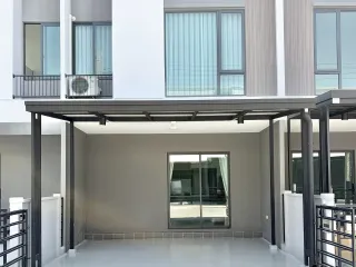 For rent 3 ベッドルーム townhouse in Bang Phli, Samut Prakan