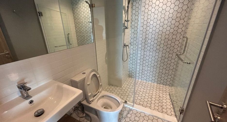 For sale 2 bedrooms condo in Chom Thong, Bangkok