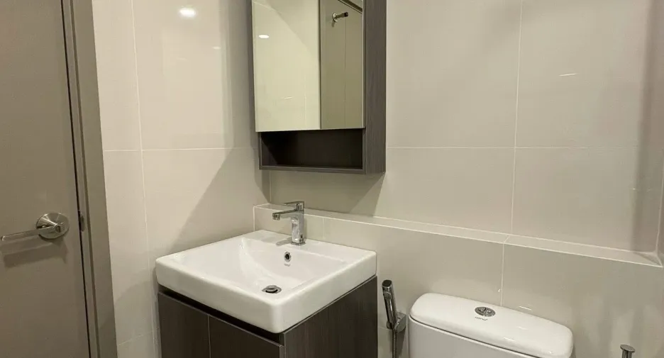 For rent 1 bed condo in Phra Khanong, Bangkok