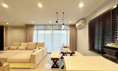 Casa en venta y en alquiler de 4 habitaciones en Bang Phli, Samut Prakan