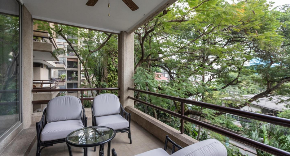 For rent 3 bedrooms apartment in Khlong Toei, Bangkok