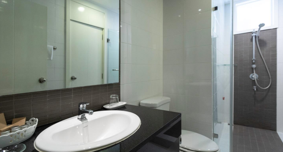 For rent 3 bedrooms apartment in Khlong Toei, Bangkok