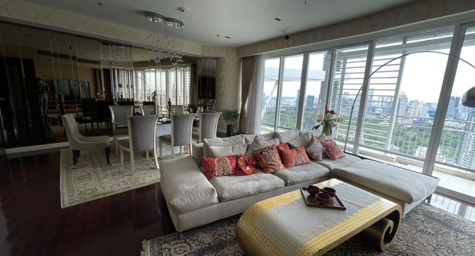 À louer 3 chambres condo à Pathum Wan, Bangkok