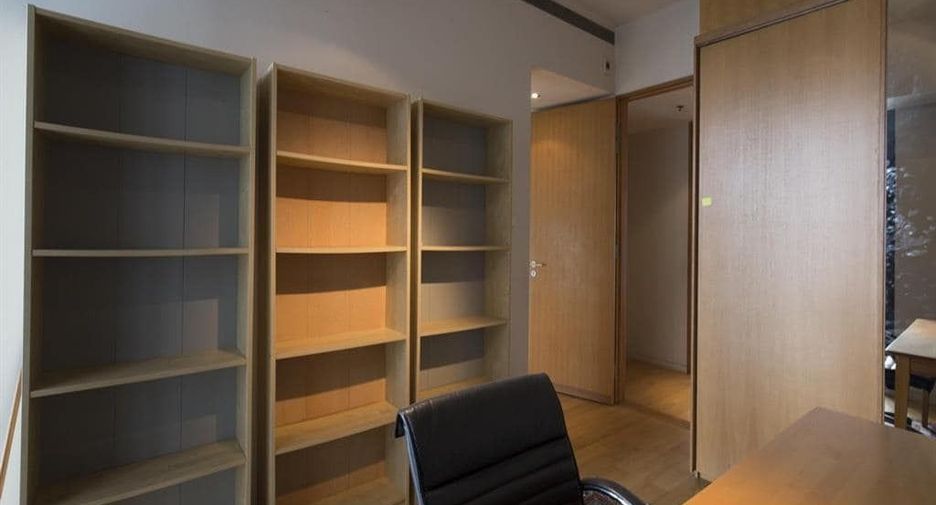 For rent 3 bedrooms condo in Sathon, Bangkok