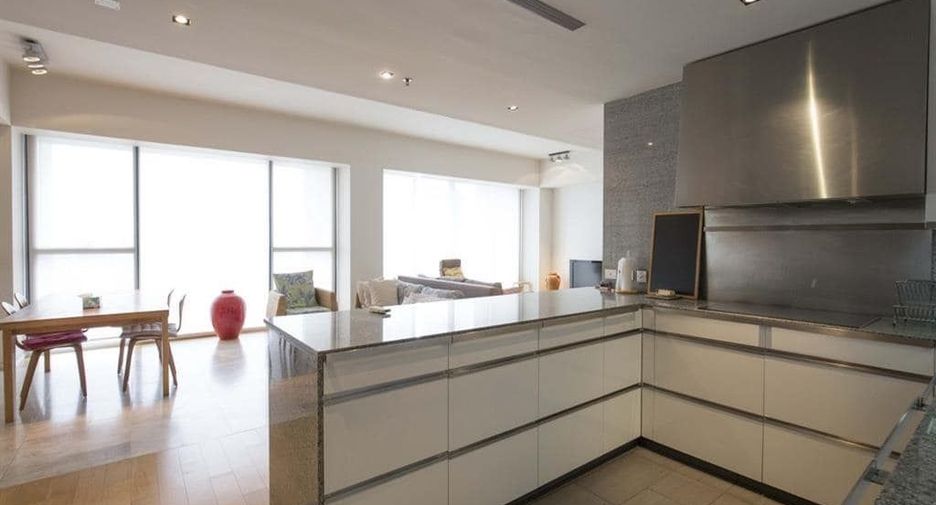 For rent 3 bedrooms condo in Sathon, Bangkok