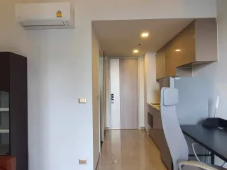 Wohnung zum Kauf und zur Miete mit Studio in Huai Khwang, Bangkok
