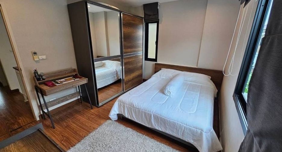 For rent 4 bedrooms house in Bang Na, Bangkok