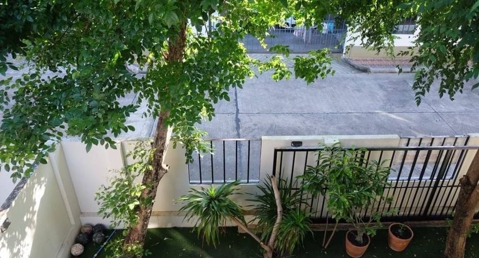 For rent 4 bedrooms house in Bang Na, Bangkok