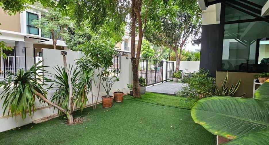 For rent 4 bedrooms house in Bang Na, Bangkok