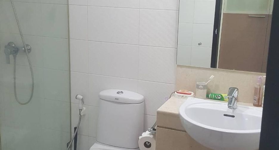 For sale and for rent 3 bedrooms condo in Khlong Toei, Bangkok