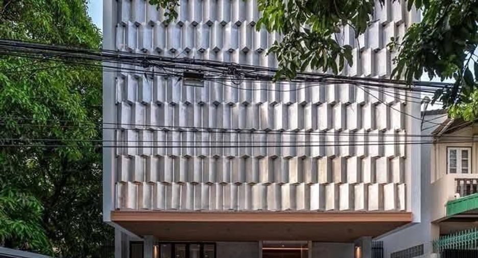 For sale and for rent 5 bedrooms retail Space in Phra Khanong, Bangkok