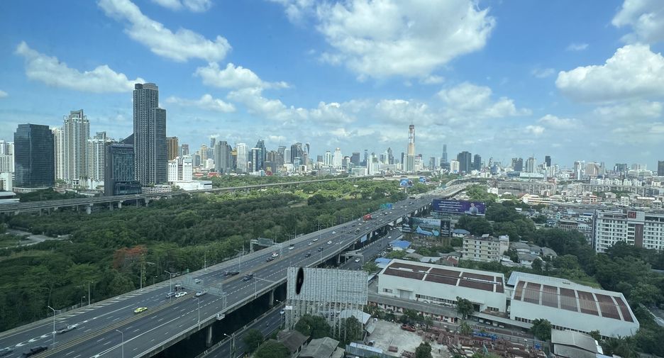 For sale studio condo in Ratchathewi, Bangkok