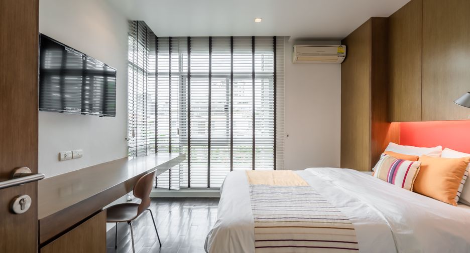 For rent 3 bedrooms condo in Watthana, Bangkok