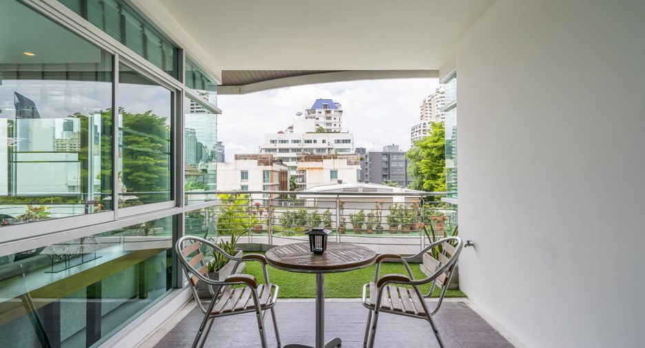 For rent 3 bedrooms condo in Watthana, Bangkok