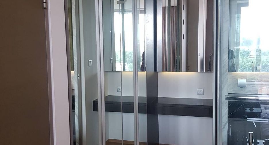 Condo en alquiler de 1 habitaciones en Sathon, Bangkok