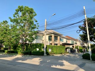 For sale 5 bedrooms house in Mueang Samut Prakan, Samut Prakan