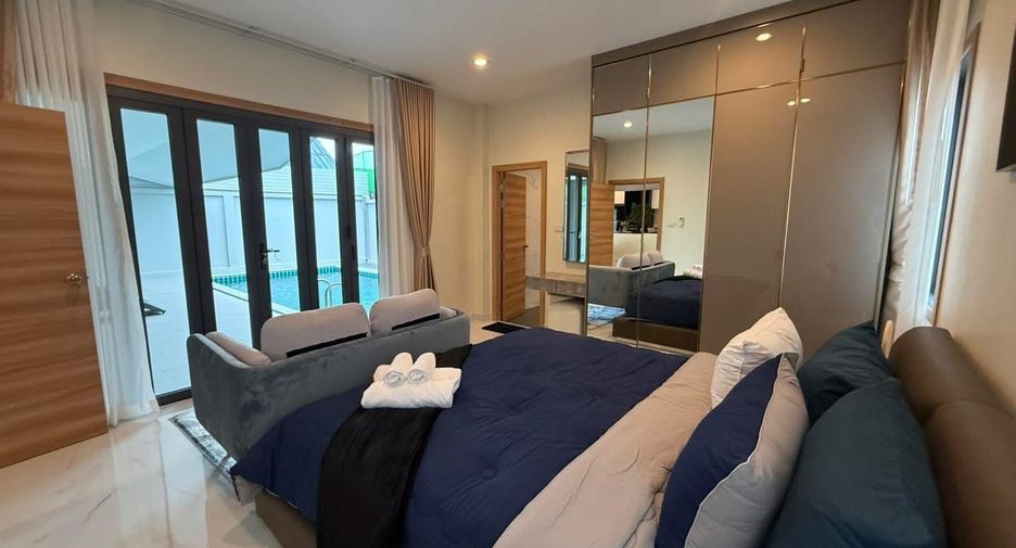 For rent 3 bedrooms villa in Mueang Phuket, Phuket