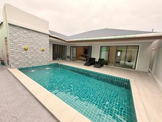 For rent 3 bedrooms villa in Mueang Phuket, Phuket