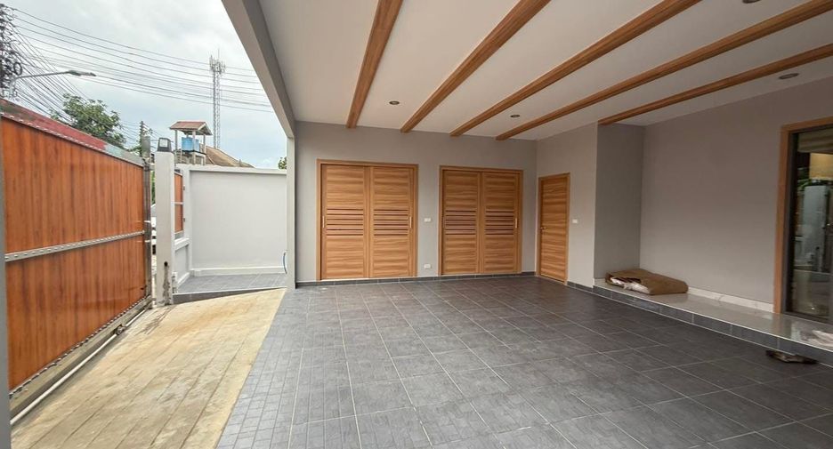 For rent 3 bedrooms villa in Mueang Phuket, Phuket