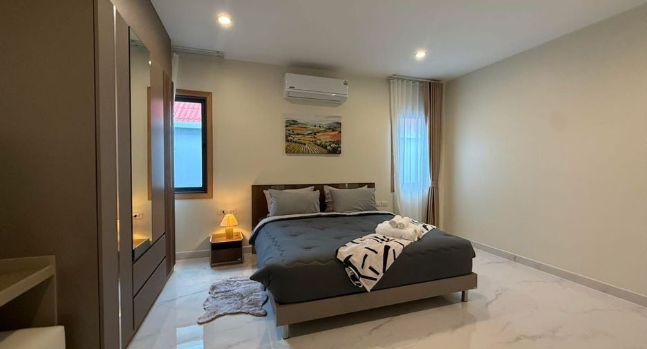 For rent 3 bedrooms villa in Mueang Phuket, Phuket