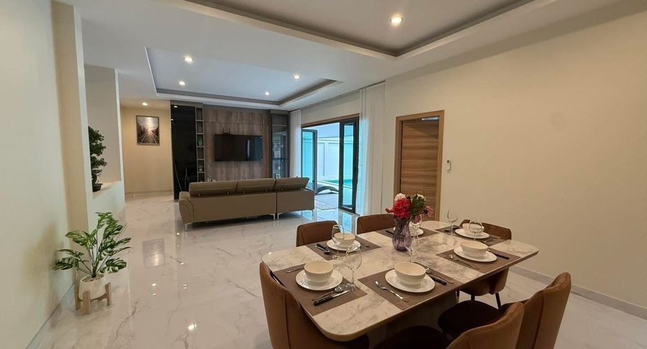 For rent 3 bedrooms villa in Mueang Phuket, Phuket