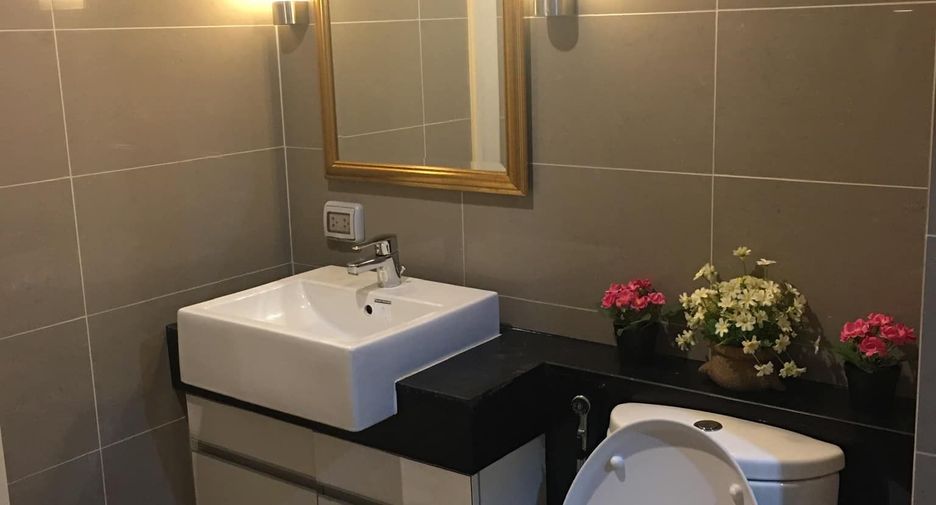 For rent 1 bed condo in Huai Khwang, Bangkok