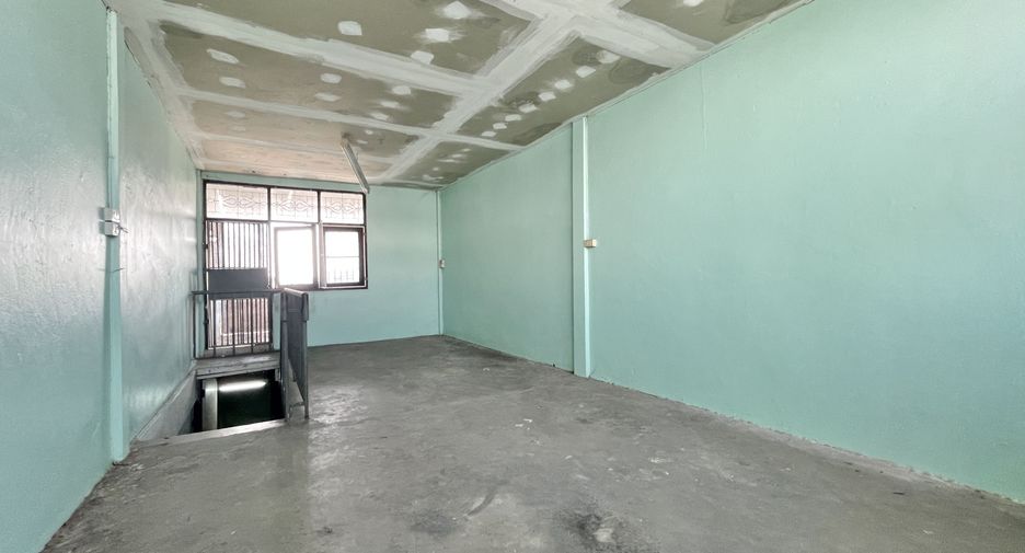 For rent 6 bedrooms office in Bueng Kum, Bangkok