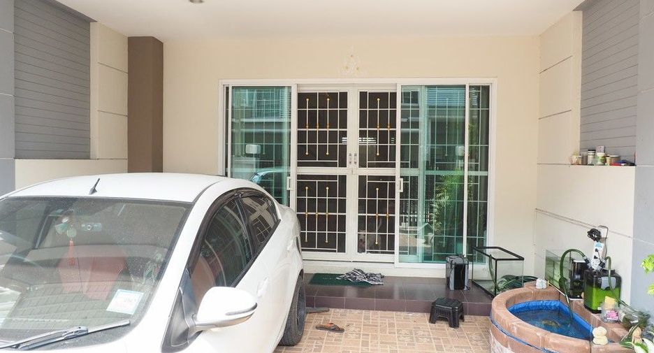 For sale 3 bedrooms house in Khan Na Yao, Bangkok