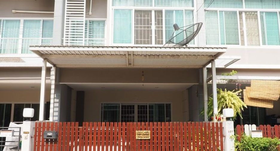 For sale 3 bedrooms house in Khan Na Yao, Bangkok