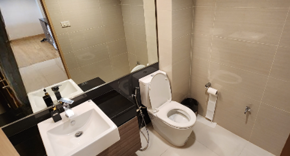 For rent 1 bed apartment in Pathum Wan, Bangkok