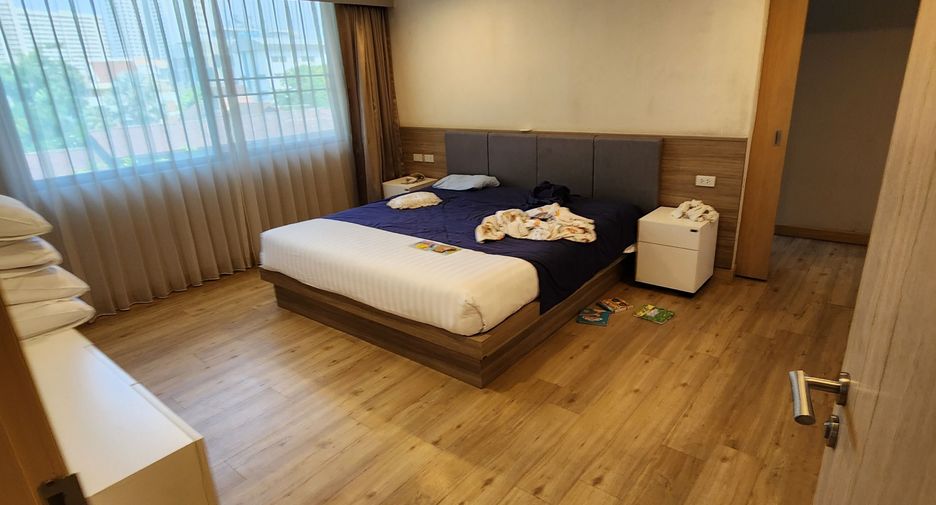 For rent 1 bed apartment in Pathum Wan, Bangkok