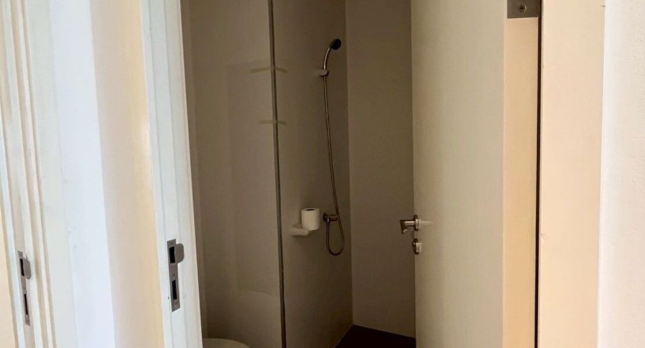 À louer 3 chambres condo à Pathum Wan, Bangkok