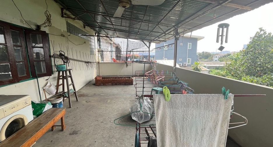 For sale 6 bedrooms retail Space in Don Mueang, Bangkok
