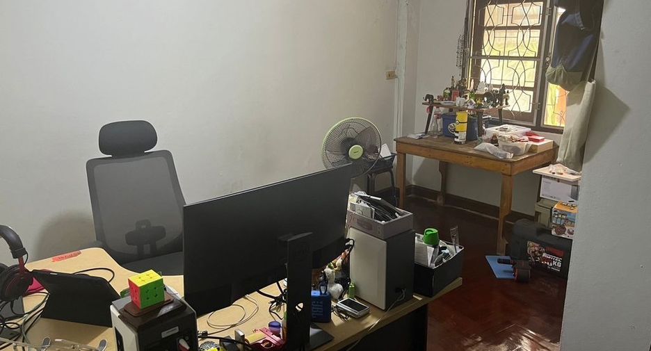 For sale 6 bedrooms retail Space in Don Mueang, Bangkok