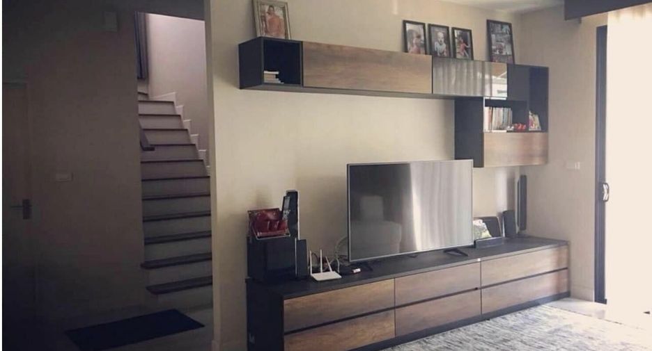 出售 4 卧室 独立屋 在 Bang Phli, Samut Prakan