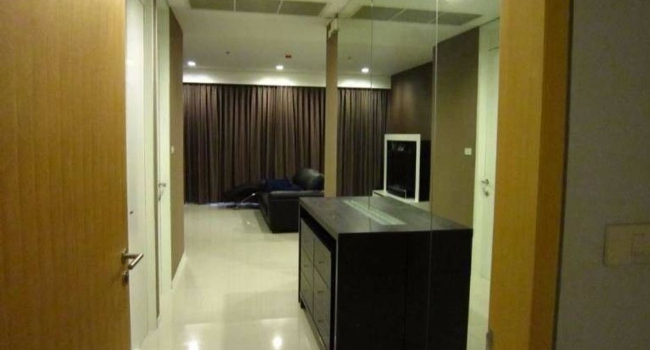 For rent 2 bedrooms condo in Sathon, Bangkok