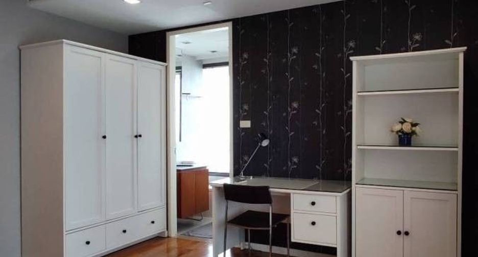For rent 2 bedrooms condo in Sathon, Bangkok