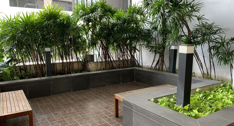 For sale and for rent studio condo in Khlong San, Bangkok