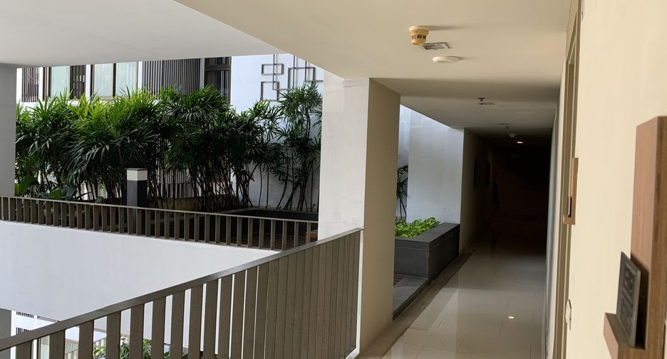 For sale and for rent studio condo in Khlong San, Bangkok