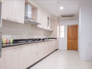 For rent 3 bedrooms apartment in Watthana, Bangkok