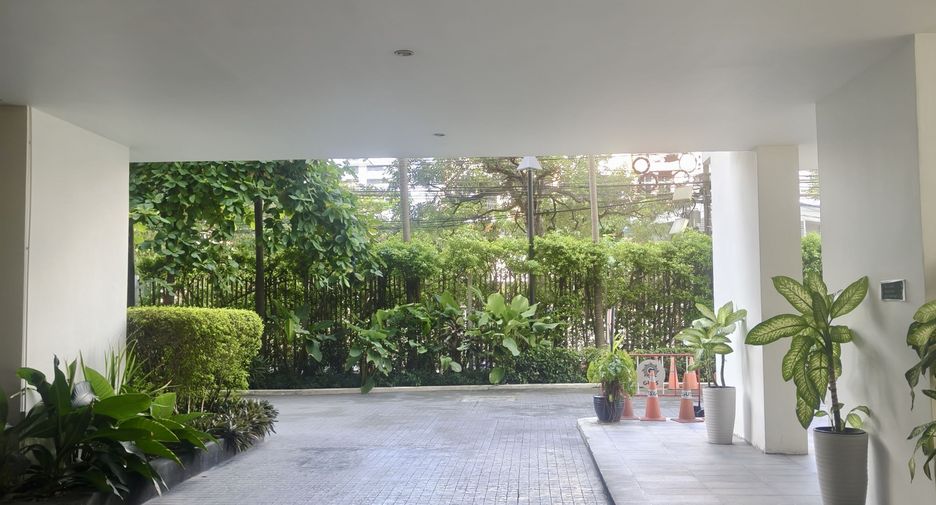 For sale and for rent 3 bedrooms condo in Watthana, Bangkok
