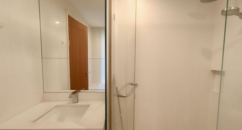 For sale and for rent 3 bedrooms condo in Watthana, Bangkok