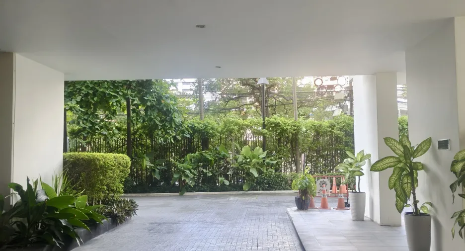 Condo en venta y en alquiler de 3 habitaciones en Watthana, Bangkok