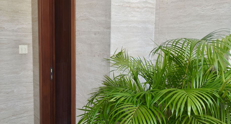 For sale and for rent 3 bedrooms condo in Watthana, Bangkok