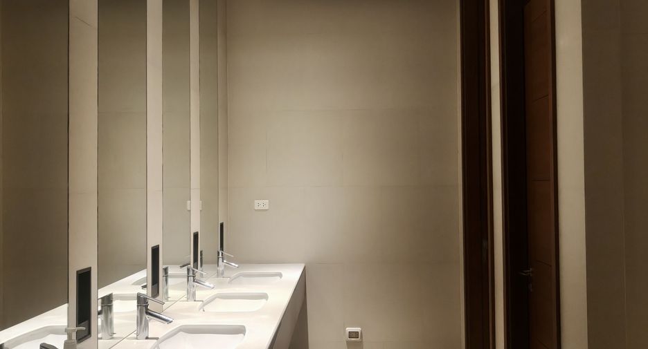 For sale and for rent 3 bedrooms condo in Watthana, Bangkok