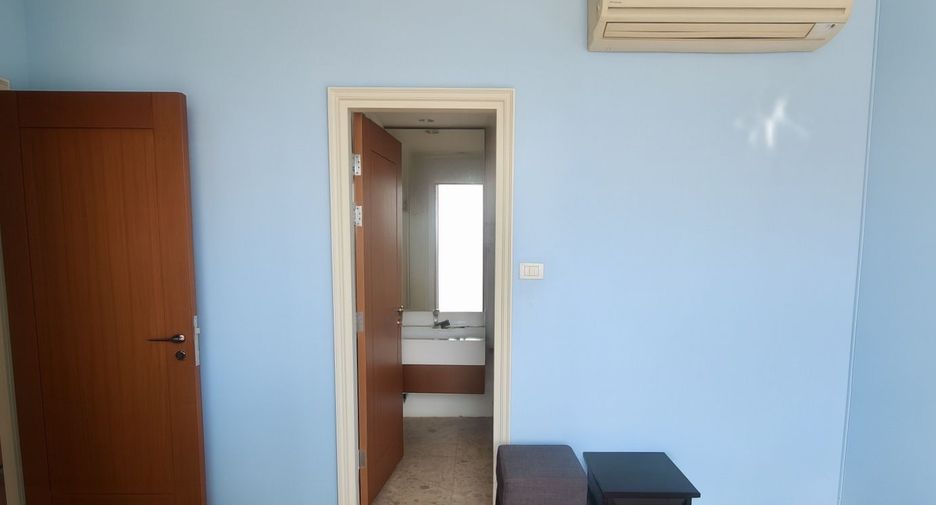 For sale and for rent 3 bedrooms condo in Watthana, Bangkok