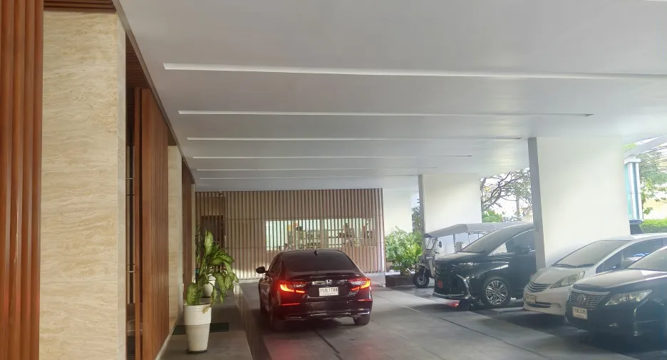 Condo en venta y en alquiler de 3 habitaciones en Watthana, Bangkok